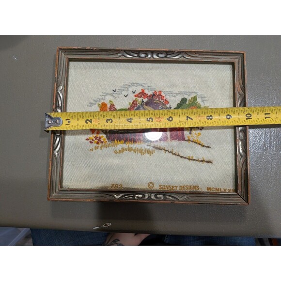 1978 Sunset Designs Autumn Barn 5x7 Crewel Embroidery Finished Framed - Picture 5 of 7